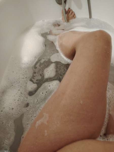 Photo ads/2576000/2576464/a2576464.jpg : femme disponible je me depkace