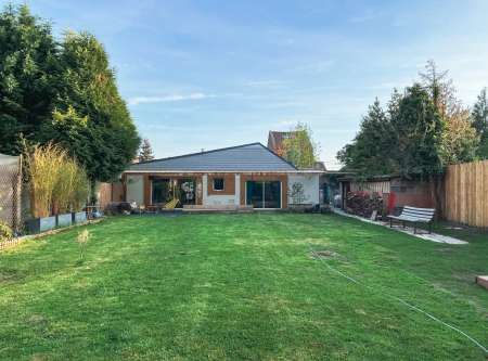 Photo ads/2576000/2576874/a2576874.jpg : Maison individuelle 6 pièces