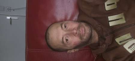 Photo ads/2578000/2578629/a2578629.jpg : Homme bonne bouche et trou