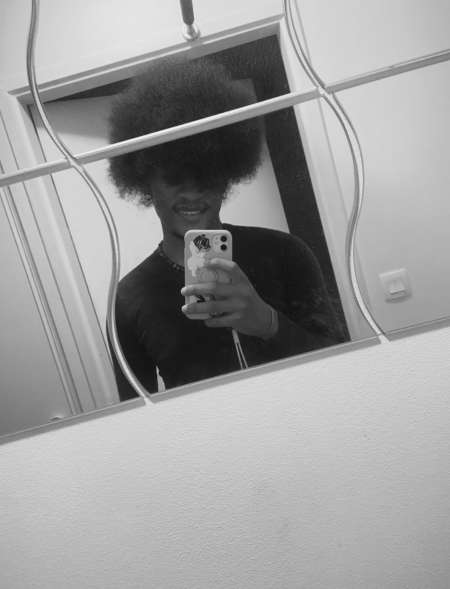 Photo ads/2578000/2578986/a2578986.jpg : Homme disponible pour relation gratuite