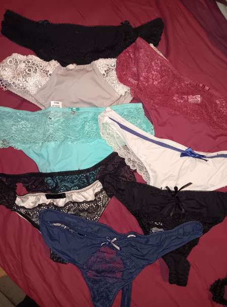 Photo ads/2584000/2584786/a2584786.jpg : Lingerie femme occasion