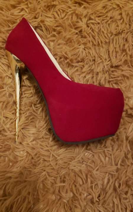 Photo ads/2585000/2585332/a2585332.jpg : Escarpins talons 👠 16cm