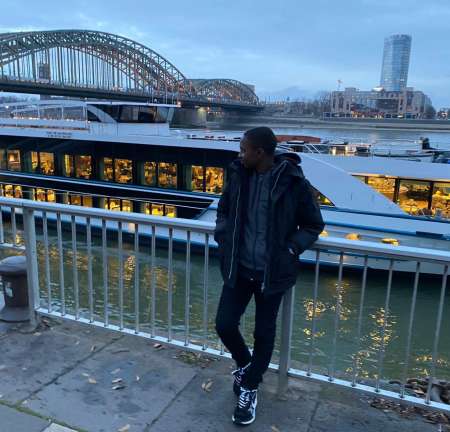 Photo ads/2586000/2586627/a2586627.jpg : H black pour femme et couple