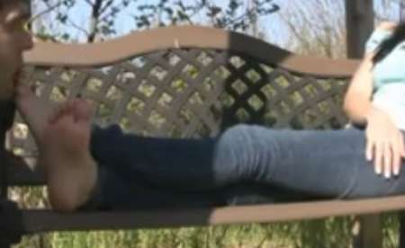 Photo ads/2586000/2586680/a2586680.jpg : Homme soumis fétichiste discret pour filles