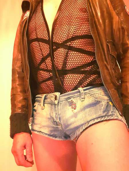 Photo ads/2587000/2587903/a2587903.jpg : Short en jean bleu, taiile 36/38