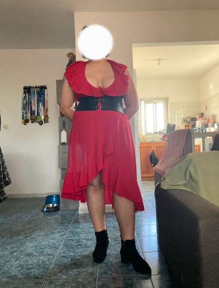 Photo ads/2593000/2593042/a2593042.jpg : Sugar daddy pour slutty puppy