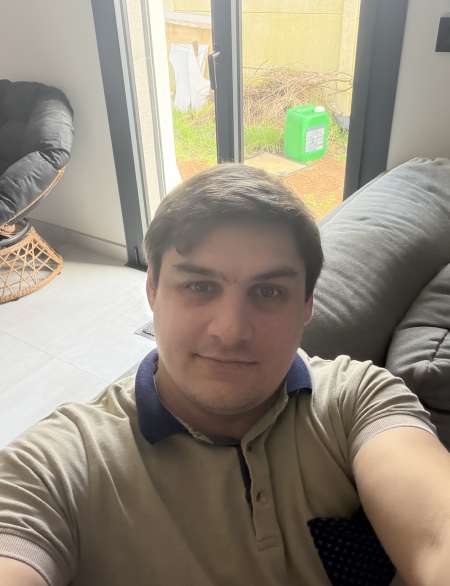 Photo ads/2593000/2593616/a2593616.jpg : Je suis ouvert d'esprit venez je morde pas