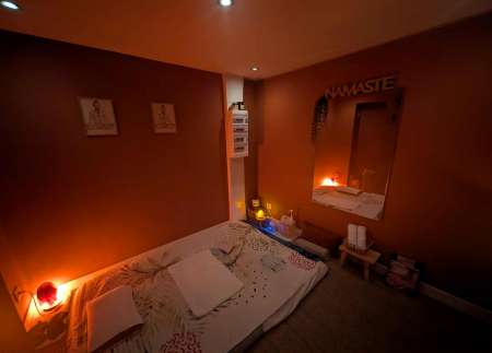 Photo ads/2593000/2593862/a2593862.jpg : Massage bien-être detente