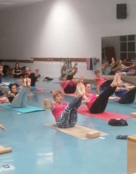 Photo ads/2594000/2594435/a2594435.jpg : Séances fétichisme pieds