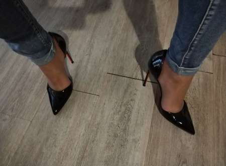 Photo ads/2595000/2595373/a2595373.jpg : Hom (Trans-Trav) pute vide couilles...