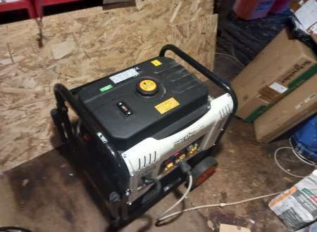 Photo ads/2598000/2598508/a2598508.jpg : Groupes électrogène