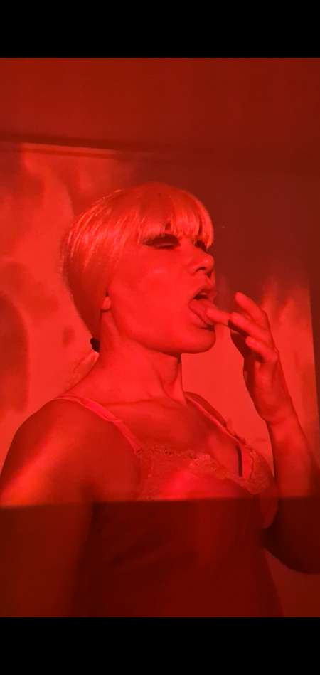 Photo ads/2599000/2599052/a2599052.jpg : TravestieX rdv coquin discret saint pierre