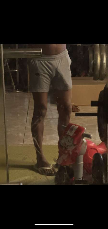 Photo ads/2599000/2599240/a2599240.png : Cherche femme pour acceuilir mes 23cm