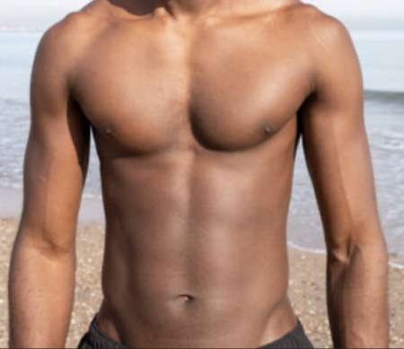 Photo ads/2599000/2599596/a2599596.jpg : Jeune black BM pour femme