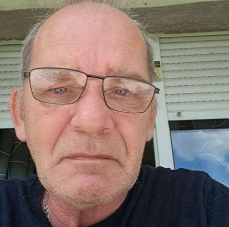 Photo ads/2601000/2601001/a2601001.jpg : pour femme féminine sur franche comté