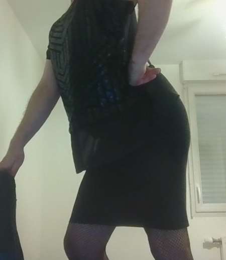 Photo ads/2601000/2601070/a2601070.jpg : Larbin soumis à humilier