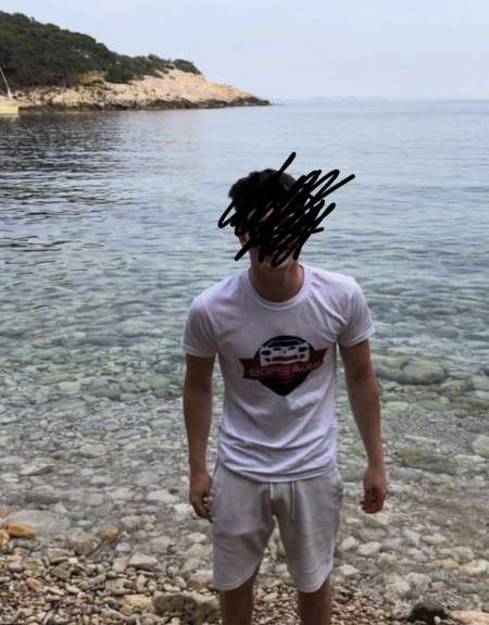 Photo ads/2601000/2601108/a2601108.jpg : Jeune homme libertin pour Femme ou couple