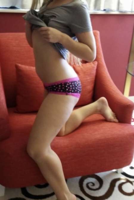 Photo ads/2601000/2601390/a2601390.jpg : Premiere exp lesbienne