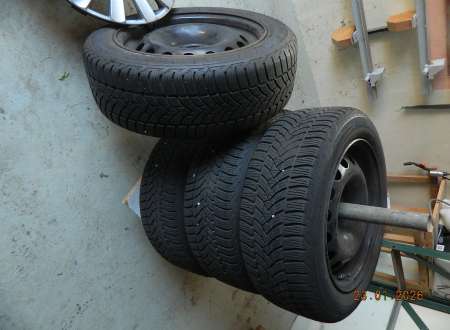 Photo ads/2602000/2602010/a2602010.jpg : Jeu de 4 pneus neige