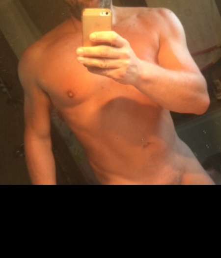 Photo ads/2602000/2602456/a2602456.jpg : Homme 48 ans pour femme seule ou couple