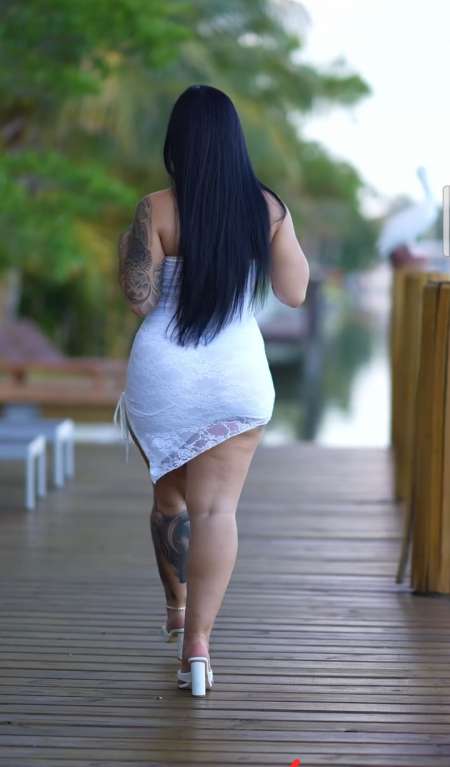 Photo ads/2603000/2603123/a2603123.jpg : Un massage des mains ou des pieds détend les muscl