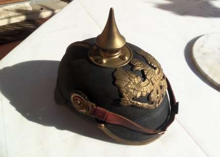 casque prussien .cartouchière .