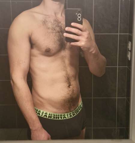 Photo ads/2605000/2605382/a2605382.jpg : Jeune homme pour femme à COLMAR