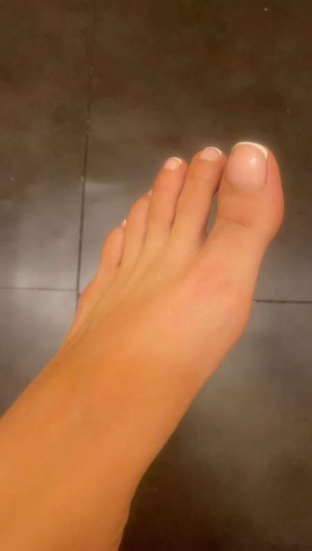 Photo ads/2605000/2605410/a2605410.jpg : Fétichistes des pieds
