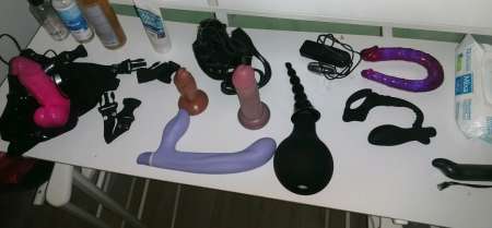 Photo ads/2605000/2605711/a2605711.jpg : homme soumis pour f, h, trans, trav, couple, group