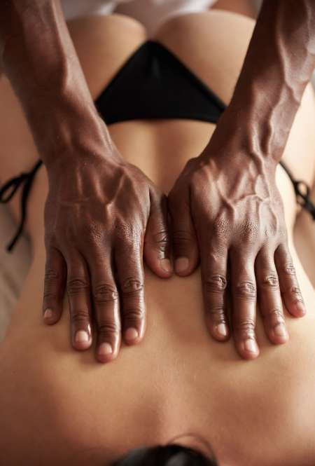 Photo ads/2605000/2605793/a2605793.jpg : Détente et massage pour femmes