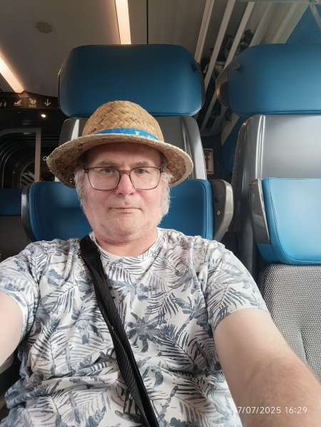 Photo ads/2608000/2608648/a2608648.jpg : Renifleur de culs sales féminin s..