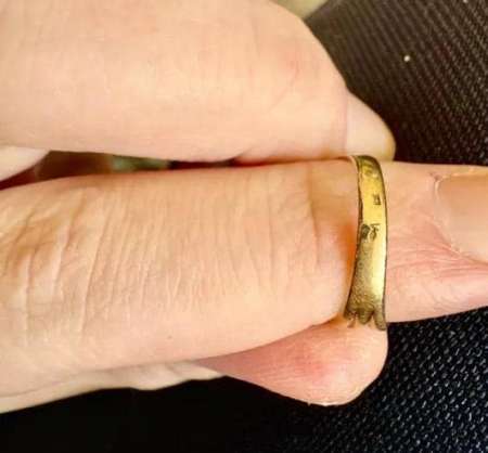 Élégante bague vintage en or 18k