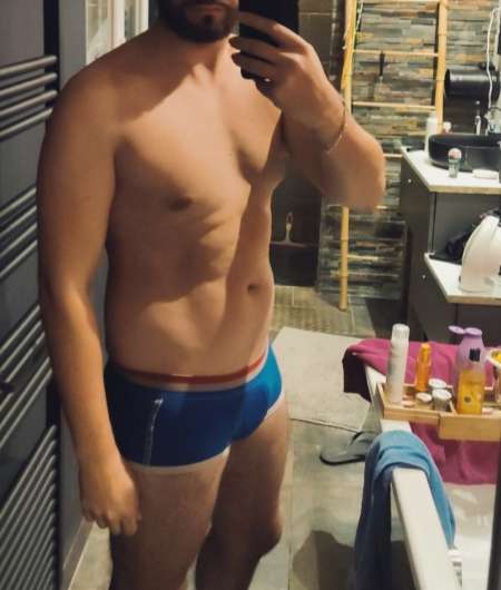 Photo ads/2611000/2611600/a2611600.jpg : Coquinerie dans le train...