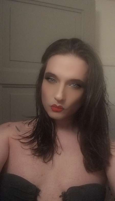 Photo ads/2612000/2612885/a2612885.jpg : très très jolie trav hot pr hétéro tbm