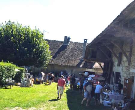 Vide-greniers 7 mars à IZIEU (AIN) 10 à 18H
