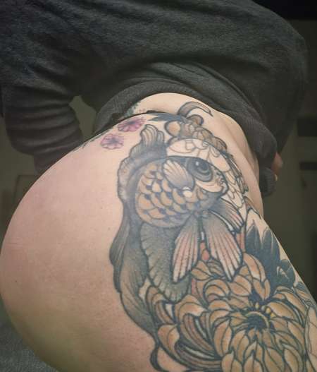 Photo ads/2616000/2616304/a2616304.jpg : Francaise brunette massages coquins