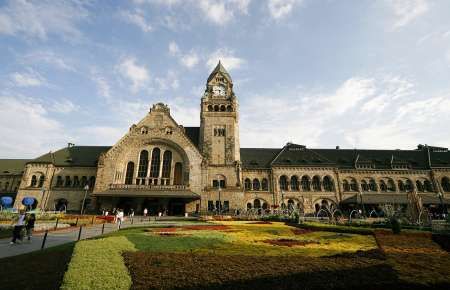 Photo ads/2619000/2619598/a2619598.jpg : H Bi 37 ans rech travesti (-40 ans) qui reçoit