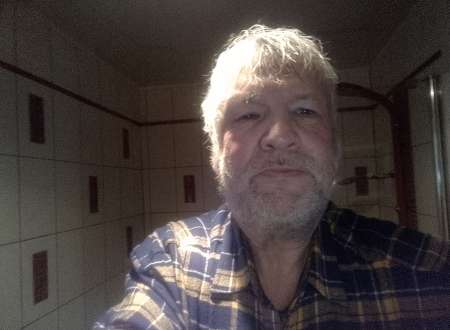 Photo ads/2621000/2621324/a2621324.jpg : Homme soumis recherche un jeune homme