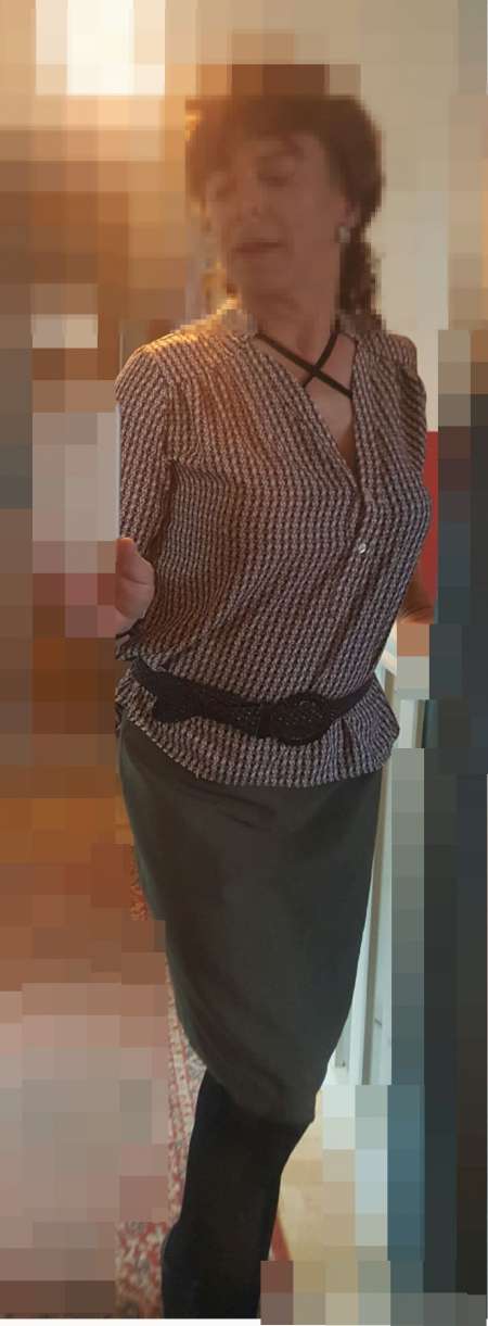 Photo ads/2621000/2621412/a2621412.jpg : travestie pour femme ou travestie