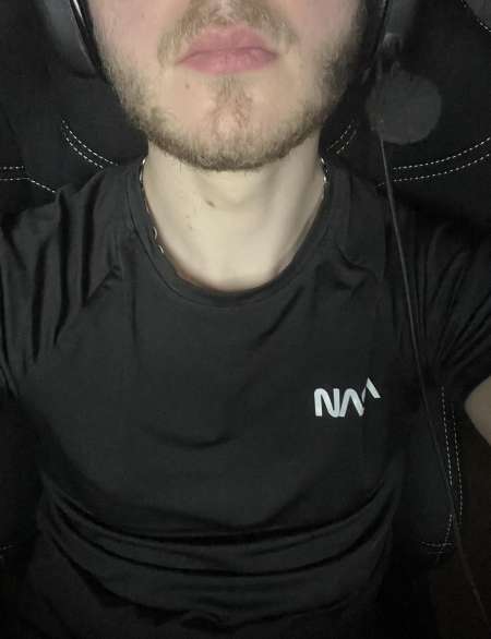 Photo ads/2622000/2622409/a2622409.jpg : Recherche fille correcte