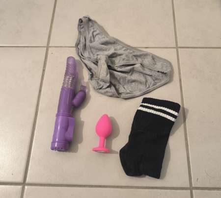 Photo ads/2622000/2622618/a2622618.jpg : Vend Sextoys Culottes et Chaussette