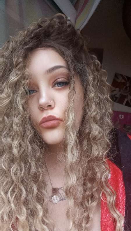 Photo ads/2624000/2624711/a2624711.jpg : Masseuse a domicile.