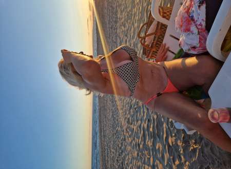 Photo ads/2624000/2624734/a2624734.jpg : TOUT EN DOUCEUR AMANDINE MATURE