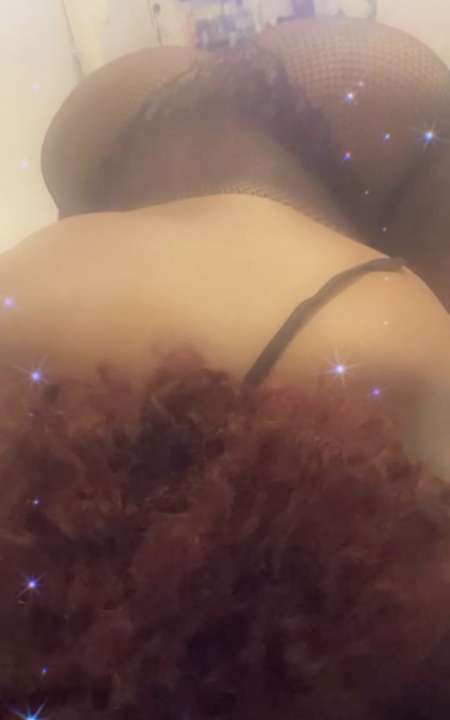 Photo ads/2627000/2627102/a2627102.jpg : Viens lécher mes tétons pierce