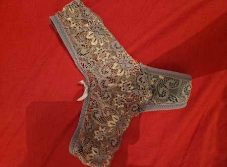 Photo ads/2627000/2627340/a2627340.jpg : Cède les culottes de ma femme