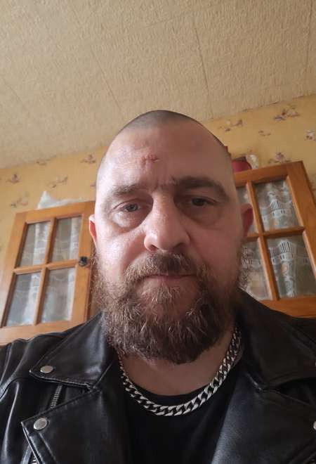 Photo ads/2628000/2628272/a2628272.png : Homme cherche femme.