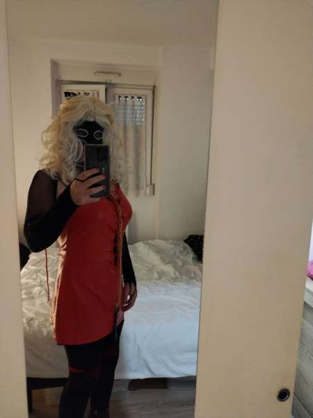 Photo ads/2628000/2628376/a2628376.jpg : Travesti docile pour pacha