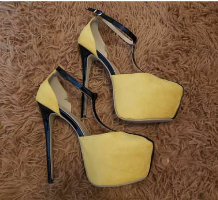 Photo ads/2631000/2631796/a2631796.jpg : Escarpins talons 17cm