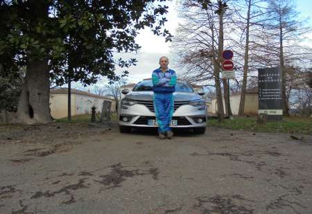 Photo ads/2635000/2635239/a2635239.jpg : Homme cherche femmes célibataires