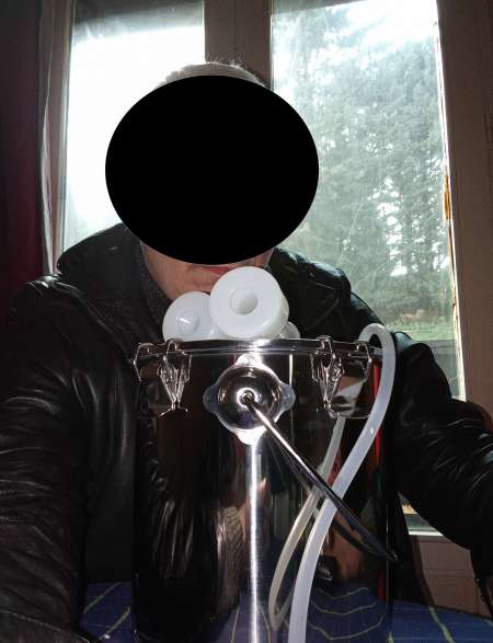 Photo ads/2636000/2636070/a2636070.jpg : Une soumise pour soirée traite et fucking machine